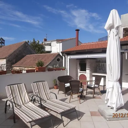 Klaudija S Charming & - One Bedroom Apartment Trogir